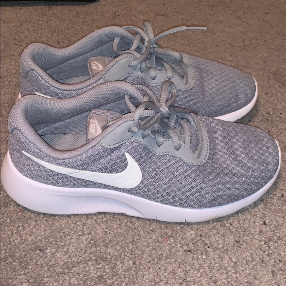 Nike Tanjun sneakers